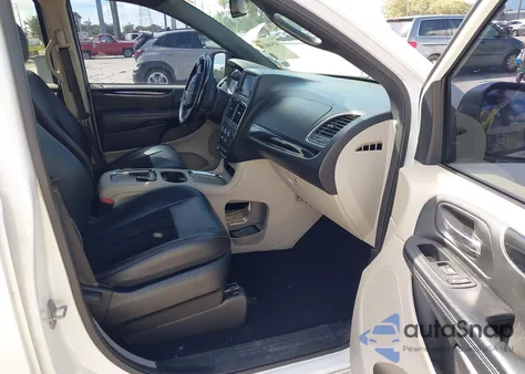 2017 Dodge Grand Caravan Sxt z USA, uszkodzony, nr VIN 2C4RDGCGXHR814302